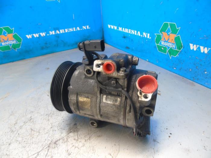 Air conditioning pump from a Volkswagen Polo V (6R) 1.2 12V BlueMotion Technology 2012