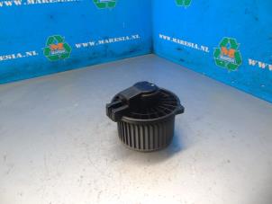 Usagé Moteur de ventilation chauffage Daihatsu Cuore (L251/271/276) 1.0 12V DVVT Prix € 31,50 Règlement à la marge proposé par Maresia Auto Recycling B.V.
