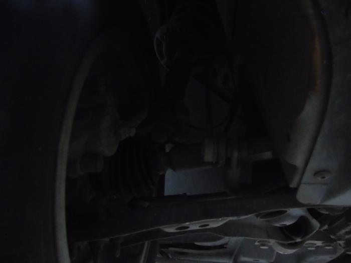 Achsschenkel rechts vorne van een Volkswagen Golf VI (5K1) 1.2 TSI BlueMotion 2011