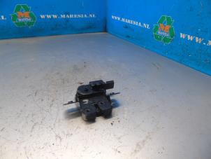 Used Tailgate lock mechanism Renault Clio V (RJAB) 1.0 TCe 90 12V Price € 36,75 Margin scheme offered by Maresia Auto Recycling B.V.