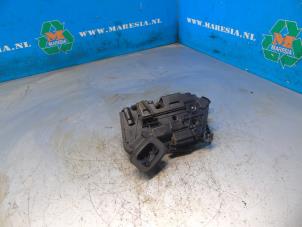 Used Front door lock mechanism 4-door, right Seat Leon (5FB) 1.4 TSI 16V Price € 47,25 Margin scheme offered by Maresia Auto Recycling B.V.