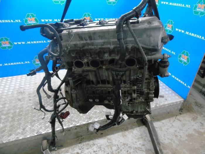Motor van een Toyota Corolla Verso (R10/11) 1.6 16V VVT-i 2005