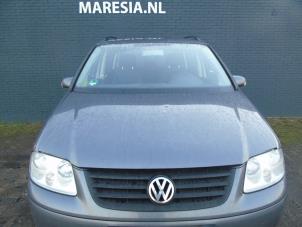 Używane Maska Volkswagen Touran (1T1/T2) 1.6 Cena € 89,25 Procedura marży oferowane przez Maresia Auto Recycling B.V.