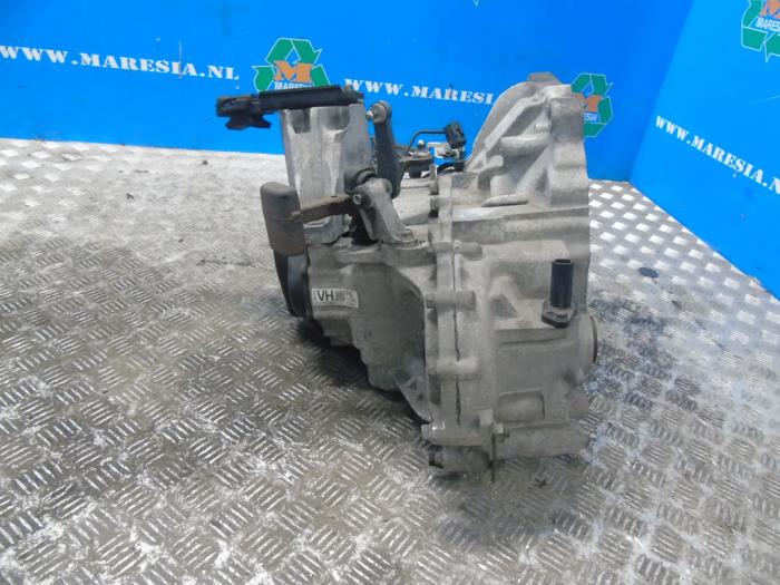 Getriebe van een Mazda 2 (DE) 1.3 16V S-VT 2011