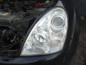 Used Headlight, left Ssang Yong Rexton 2.7 CRDi Price on request offered by Maresia Auto Recycling B.V.
