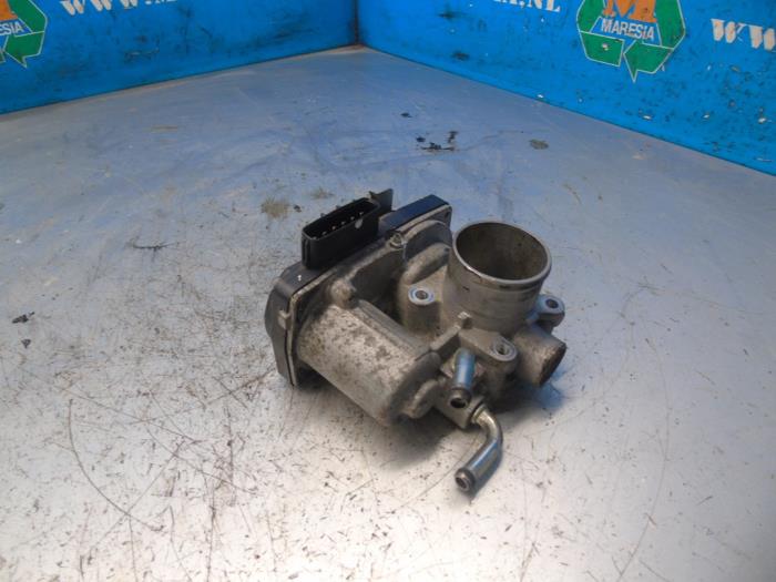Throttle body from a Mitsubishi Space Star (A0) 1.0 12V 2021