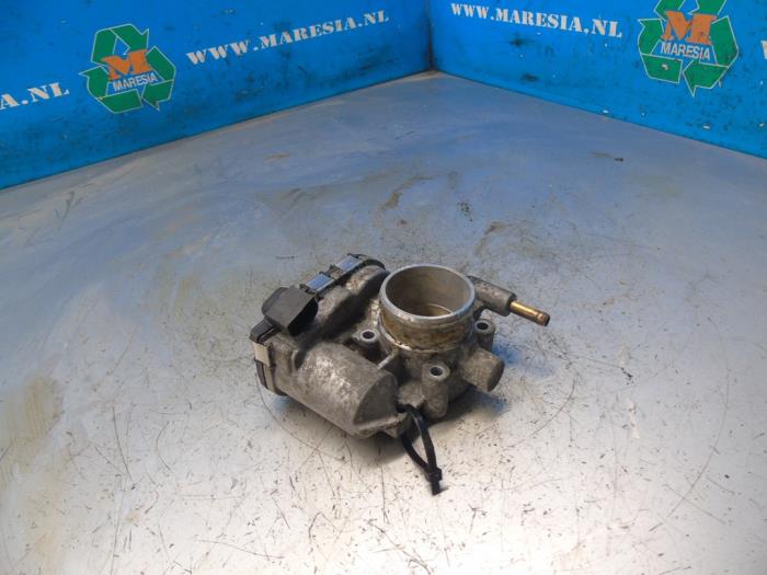 Usagé Boitier papillon Opel Meriva (A) 1.4 16V Twinport Prix € 42,00 Règlement à la marge proposé par Maresia Auto Recycling B.V.