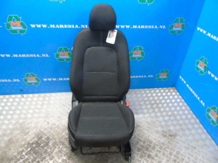 Seat, right from a Kia Picanto (JA) 1.0 12V 2022