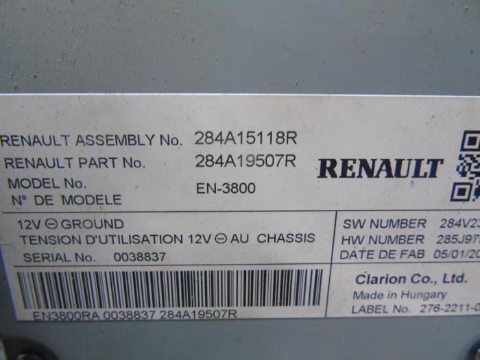 Radio module from a Renault Clio V (RJAB) 1.0 TCe 90 12V 2021