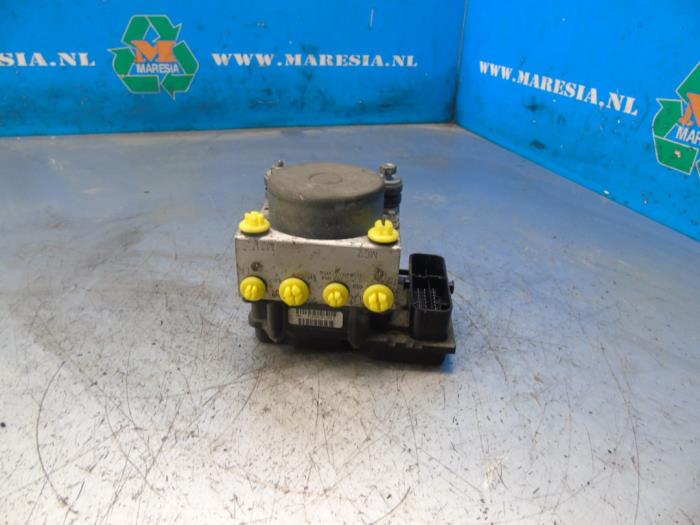 Begagnade ABS-pump Ford Ka II 1.2 Pris € 105,00 Marginaltabell erbjuds av Maresia Auto Recycling B.V.