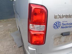 Usagé Feu arrière gauche Peugeot Expert (VA/VB/VE/VF/VY) 2.0 Blue HDi 120 16V Prix € 89,25 Règlement à la marge proposé par Maresia Auto Recycling B.V.