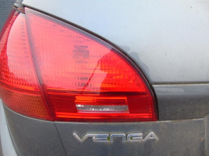 Luz trasera izquierda de un Kia Venga 1.6 CVVT 16V 2012
