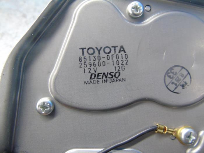 Motor de limpiaparabrisas detrás de un Toyota Corolla Verso (R10/11) 1.8 16V VVT-i 2006