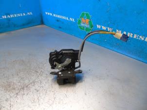 Used Tailgate lock mechanism Toyota Corolla Verso (R10/11) 1.8 16V VVT-i Price € 55,13 Margin scheme offered by Maresia Auto Recycling B.V.