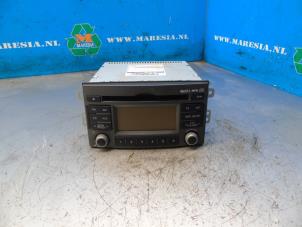 Used Radio CD player Kia Carens III (FG) 2.0 CRDI VGT 16V Price € 105,00 Margin scheme offered by Maresia Auto Recycling B.V.