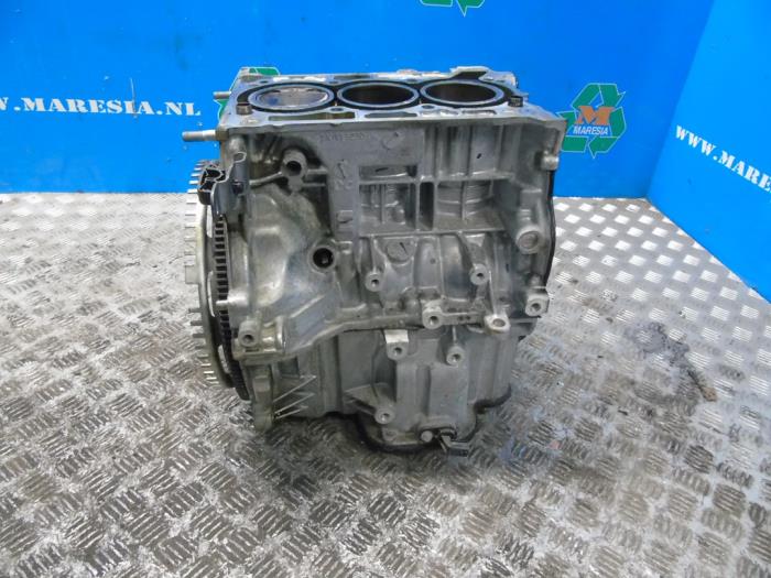 Engine crankcase from a Renault Clio V (RJAB) 1.0 TCe 90 12V 2021