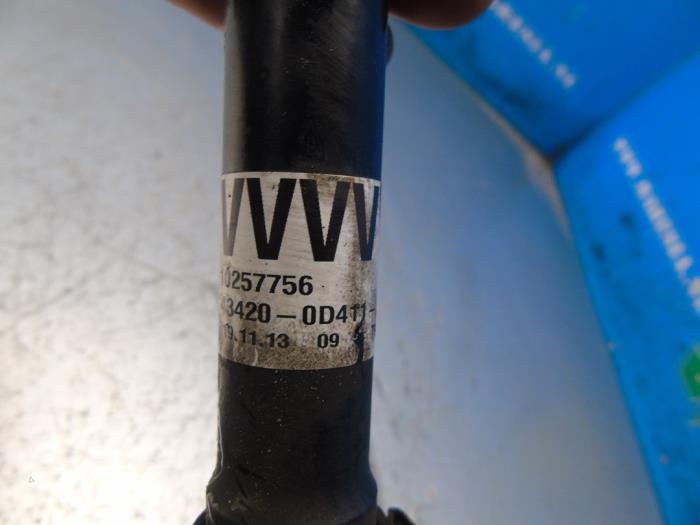 Front drive shaft, left from a Toyota Yaris III (P13) 1.5 16V Hybrid 2014