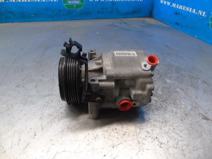 Usagé Compresseur de clim Ford Ka II 1.2 Prix € 63,00 Règlement à la marge proposé par Maresia Auto Recycling B.V.