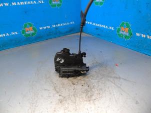 Used Rear door mechanism 4-door, right Renault Clio V (RJAB) 1.0 TCe 100 12V Bi-Fuel Price € 47,25 Margin scheme offered by Maresia Auto Recycling B.V.