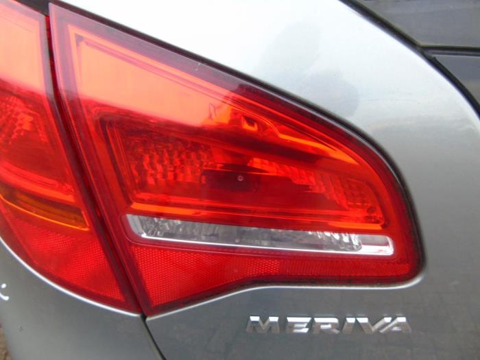 Tylne swiatlo pozycyjne lewe z Opel Meriva 1.4 Turbo 16V ecoFLEX 2010