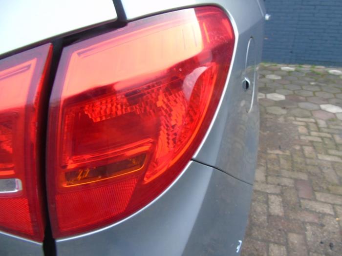 Rücklicht rechts van een Opel Meriva 1.4 Turbo 16V ecoFLEX 2010