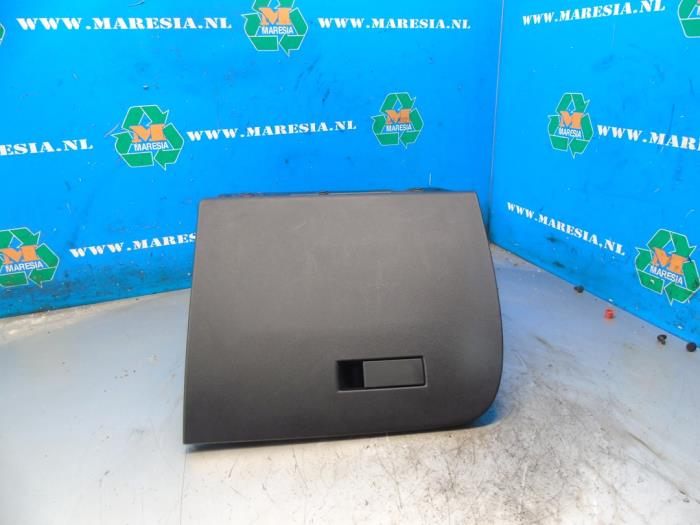 Begagnade Handskfack Opel Corsa F (UB/UH/UP) Electric, Corsa-e 50kWh Pris € 52,50 Marginaltabell erbjuds av Maresia Auto Recycling B.V.