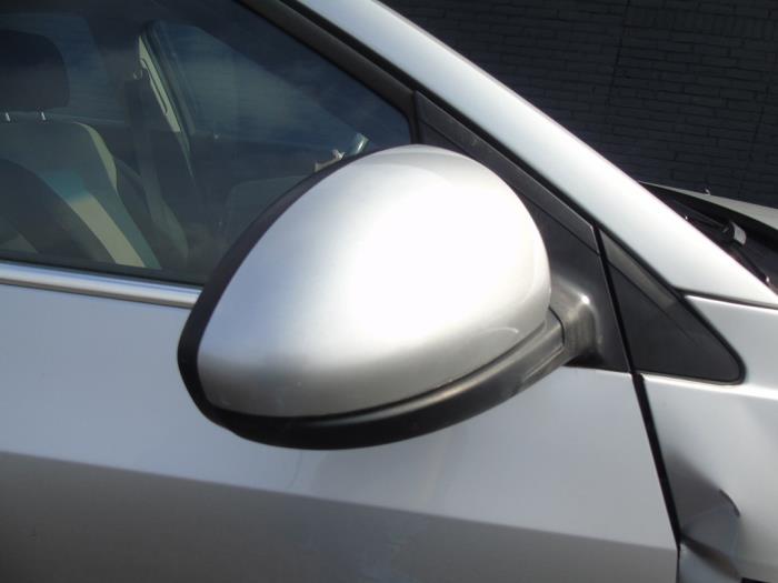 Außenspiegel rechts van een Chevrolet Cruze (300) 1.8 16V VVT 2011