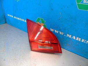 Używane Tylne swiatlo pozycyjne lewe Kia Venga 1.4 CRDi 16V Cena € 47,25 Procedura marży oferowane przez Maresia Auto Recycling B.V.