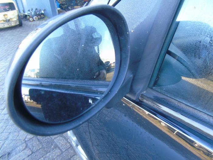 Außenspiegel links van een Toyota Aygo (B10) 1.0 12V VVT-i 2011