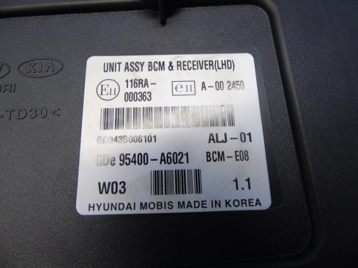 Body control computer from a Hyundai i30 (GDHB5) 1.6 GDI Blue 16V 2014