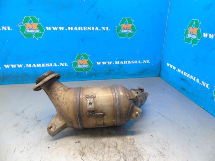 Usagé Catalyseur Toyota RAV4 (A3) 2.2 D-4D 16V 4x4 Prix € 315,00 Règlement à la marge proposé par Maresia Auto Recycling B.V.