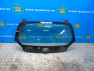 Usagé Vitre arrière Toyota Aygo (B10) 1.0 12V VVT-i Prix € 105,00 Règlement à la marge proposé par Maresia Auto Recycling B.V.