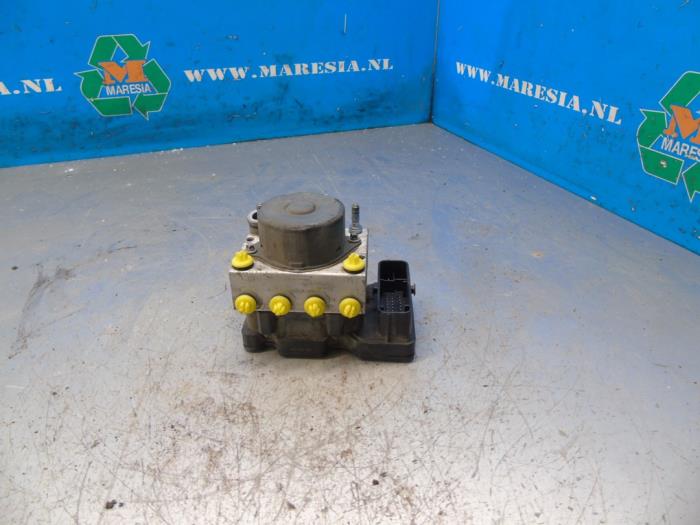 Begagnade ABS-pump Toyota Aygo (B10) 1.0 12V VVT-i Pris € 52,50 Marginaltabell erbjuds av Maresia Auto Recycling B.V.