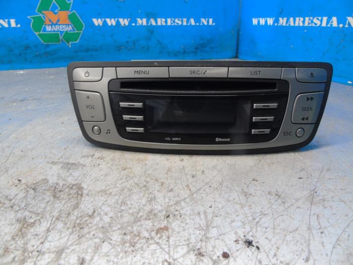Reproductor de CD y radio de un Toyota Aygo (B10) 1.0 12V VVT-i 2013