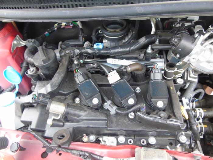 Motor from a Toyota Aygo (B40) 1.0 12V VVT-i 2021