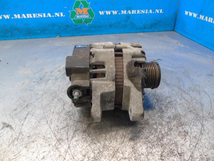 Begagnade Dynamo Hyundai Santa Fe II (CM) 2.2 CRDi 16V 4x4 Pris € 31,50 Marginaltabell erbjuds av Maresia Auto Recycling B.V.