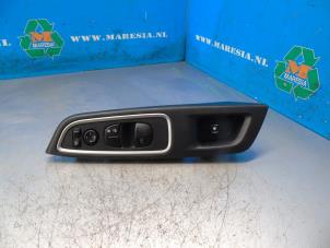 Used Electric window switch Nissan Micra (K14) 0.9 IG-T 12V Price € 52,50 Margin scheme offered by Maresia Auto Recycling B.V.