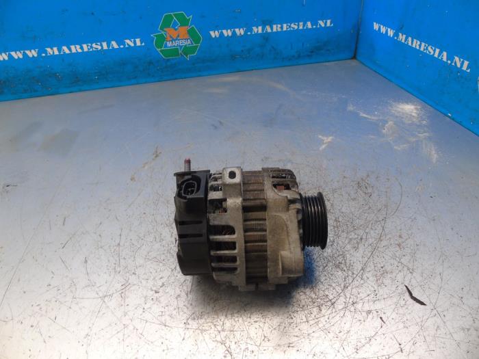 Begagnade Dynamo Hyundai i20 1.2i 16V Pris € 21,00 Marginaltabell erbjuds av Maresia Auto Recycling B.V.