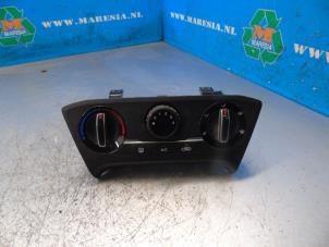 Usados Panel de control de calefacción Hyundai i20 (GBB) 1.2i 16V Precio € 68,25 Norma de margen ofrecido por Maresia Auto Recycling B.V.