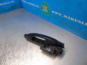 Used Front door handle 4-door, right Hyundai i20 (GBB) 1.2i 16V Price € 47,25 Margin scheme offered by Maresia Auto Recycling B.V.
