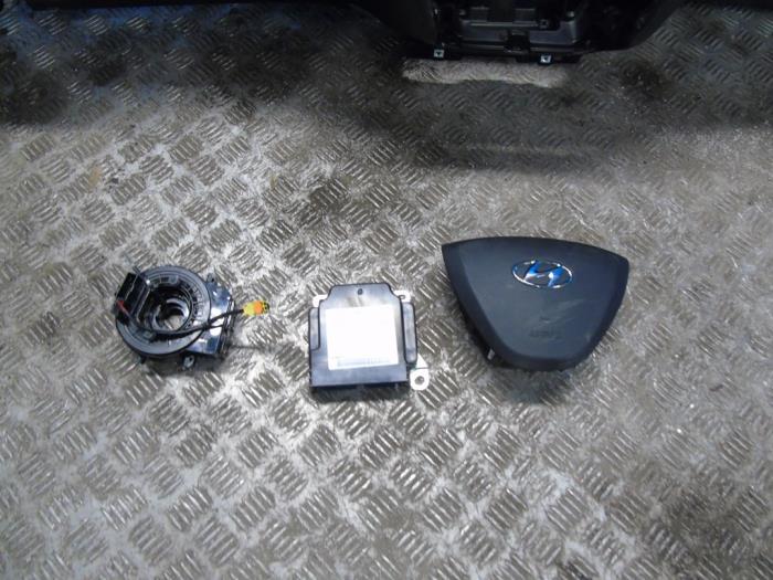 Airbag set+module from a Hyundai i20 (GBB) 1.2i 16V 2020