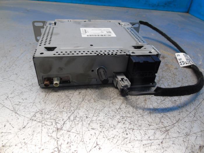 Navigation system from a Renault Twingo III (AH) 0.9 Energy TCE 90 12V 2015