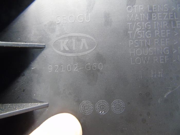 Scheinwerfer rechts van een Kia Picanto (JA) 1.0 DPi 12V 2023