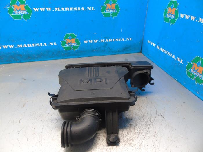 Begagnade Luftfilterhus Kia Picanto (JA) 1.0 DPi 12V Pris € 63,00 Marginaltabell erbjuds av Maresia Auto Recycling B.V.