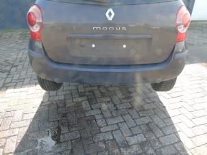 Używane Zderzak tylny Renault Modus/Grand Modus (JP) 1.6 16V Cena € 99,75 Procedura marży oferowane przez Maresia Auto Recycling B.V.