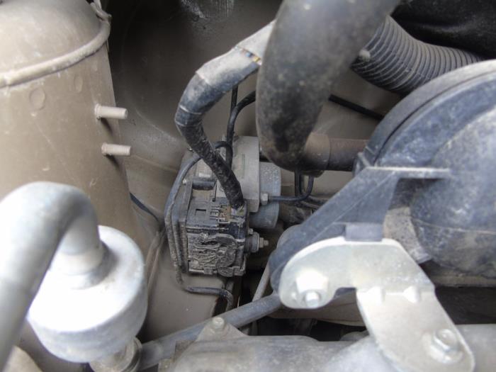 Begagnade ABS-pump Nissan Note (E11) 1.6 16V Pris på förfrågan erbjuds av Maresia Auto Recycling B.V.