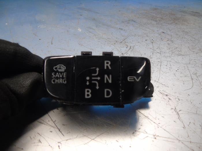 Usados Interruptor Mitsubishi Eclipse Cross (GK/GL) 2.4 16V PHEV 4x4 Precio € 36,75 Norma de margen ofrecido por Maresia Auto Recycling B.V.