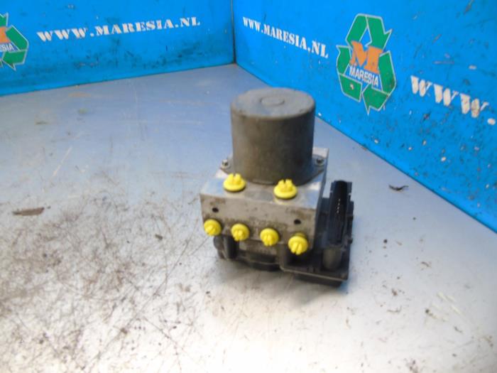 Used ABS pump Mercedes B (W245) 1.5 B-160 16V Price € 78,75 Margin scheme offered by Maresia Auto Recycling B.V.