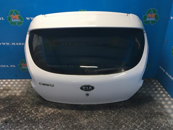 Begagnade Baklucka Kia Pro cee'd (JDB3) Pris € 288,75 Marginaltabell erbjuds av Maresia Auto Recycling B.V.