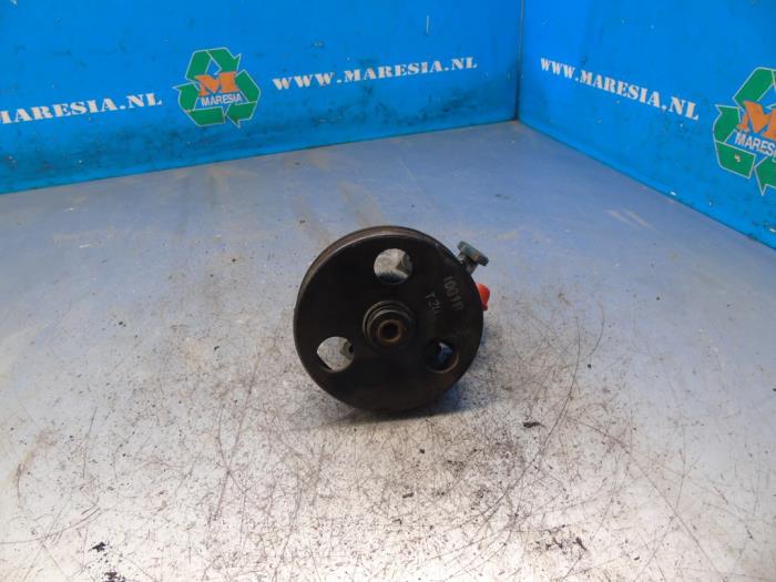 Usagé Pompe de direction Chevrolet Cruze (300) 2.0 D 16V Prix € 76,13 Règlement à la marge proposé par Maresia Auto Recycling B.V.